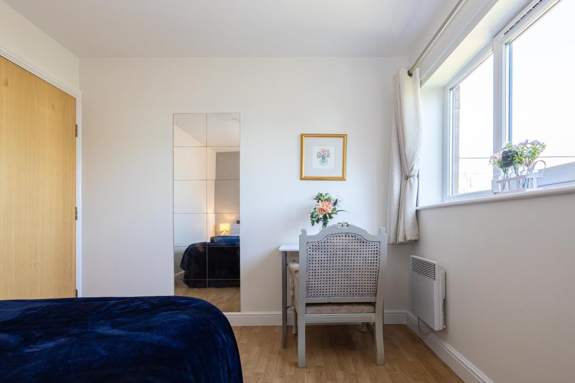 Cosy, 2 Bed Flat Parking *